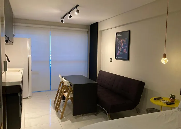 Studio Lux West Flat